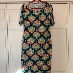 LuLaRoe Julia in great paisley print